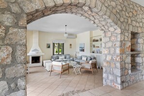 Interior - Exclusive Beachfront Villa with Swimming pool (Porto Heli, Argolida)