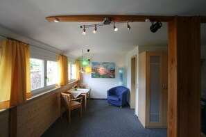 Free cots/infant beds, free WiFi, bed sheets