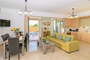 TV, fireplace - Aprhodite villa, Private Pool, Near Amenities (Rethymno)