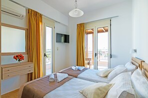 2 bedrooms, in-room safe, iron/ironing board, free WiFi