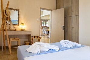 1 室のベッドルーム、セーフティボックス (室内)、アイロン / アイロン台、旅行用ベビーベッド