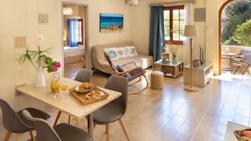 1 bedroom, in-room safe, iron/ironing board, travel cot