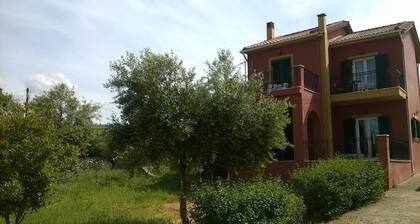 VILLA ANDREAS Family- friendly & friends- friendly