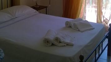 3 chambres, fer et planche Ă  repasser, Wi-Fi, draps fournis