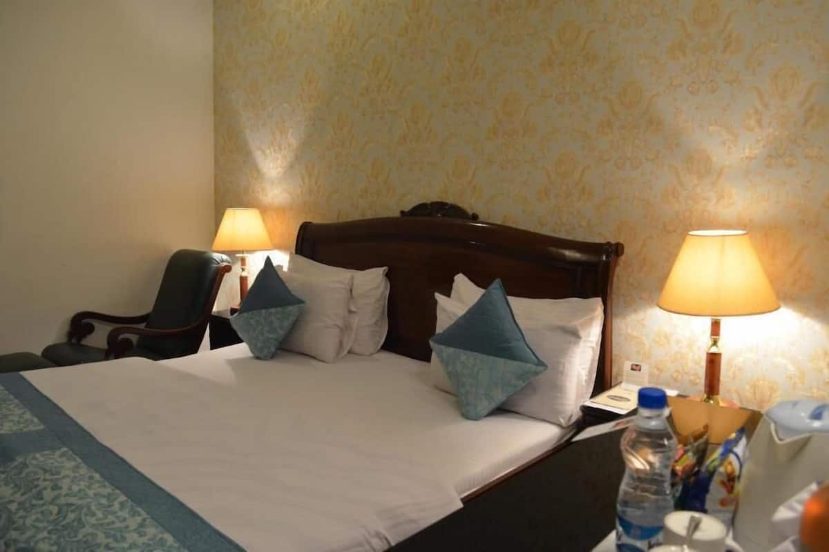 1 bedroom, desk, free WiFi, wheelchair access
