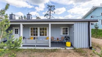 Standard Apartment, 4 Bedrooms, Non Smoking, Sauna | Terrace/patio