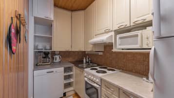 Appartement Standard, 4 chambres, non-fumeurs, sauna | Cuisine privée | Bouilloire électrique