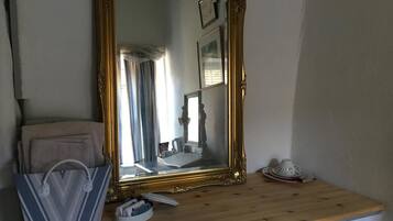 Small Single Room with Shared Bathroom