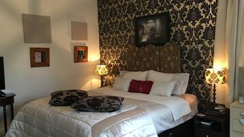 Double Room with Shared Bathroom | Free WiFi