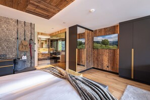 Hypo-allergenic bedding, in-room safe, blackout curtains, free WiFi - Hotel Waldfriede (Fuegenberg)
