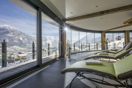 Sauna, steam room, aromatherapy, hot stone massages, sports massages