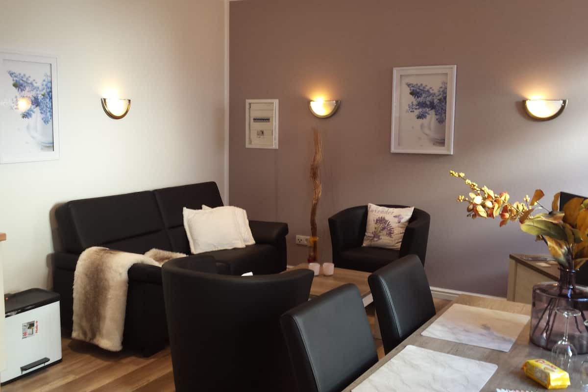 Apartment, 1 Bedroom (Burgwall) | Living area | Smart TV, Netflix