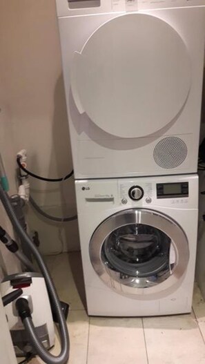 Apartment, 2 Schlafzimmer (Burgblick) | Wäschereiservice