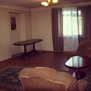 TV - B&B Sunrise House Aygavan Armenia (Aygavan)