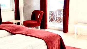 ๋๋ญ์ค ์คํ๋์ค ์ค์ํธ | ์๋ง ์ปคํผ, ๋ฐฉ์ ์ค๋น, ๋ฌด๋ฃ WiFi, ์นจ๋ ์ํธ