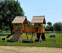 Zona de juegos infantil al aire libre
