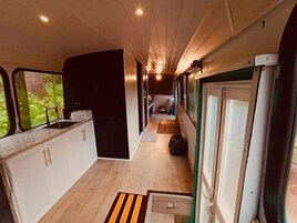 华丽小屋, 1 张大床, 泳池景观 | 特色装修、特色家居、笔记本电脑工作区、遮光窗帘