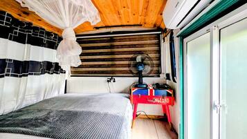 Cabaña Deluxe, 1 cama Queen size, vista a la alberca | Decoración personalizada y muebles diferentes