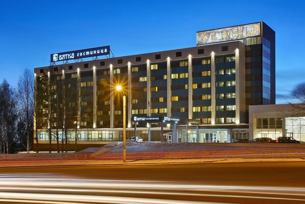 Front of property - Vyatka Hotel (Kirov)