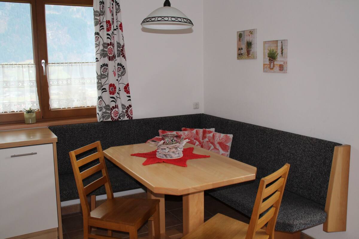 Condo, 3 habitaciones | Servicio a la habitación
