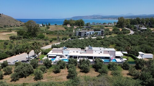 Villa Astra à distance de marche de la plage et du centre de Georgioupolis