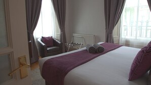 Unclassified image, 5 of 14, button - Auld Leigh-Lann Apartments (Anstruther)