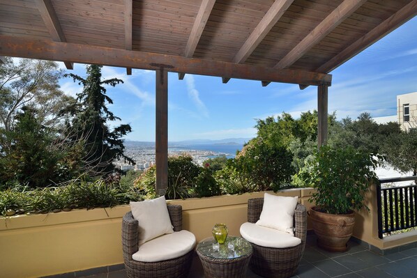 Terrace/patio - Villa Labro - Superb Villa With Panoramic View (Χανιά)