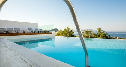 VILLA EMERALD IN LINDOS MIT SCHWIMMBAD