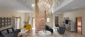 Evelyn Villa with private pool up to 10