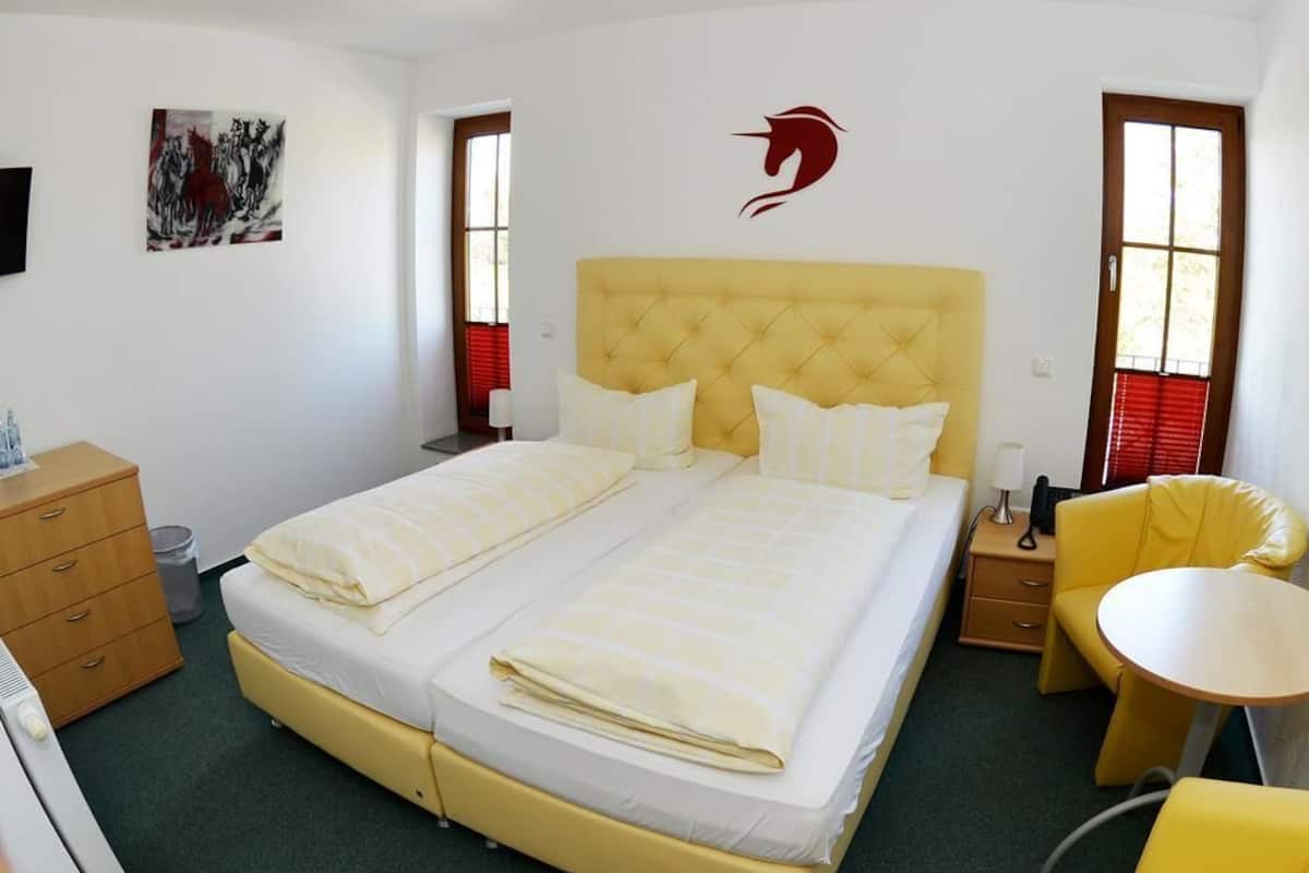 In-room safe, blackout curtains, free WiFi, bed sheets