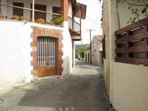 Exterior - Panagiota Stone House (Dhoros)