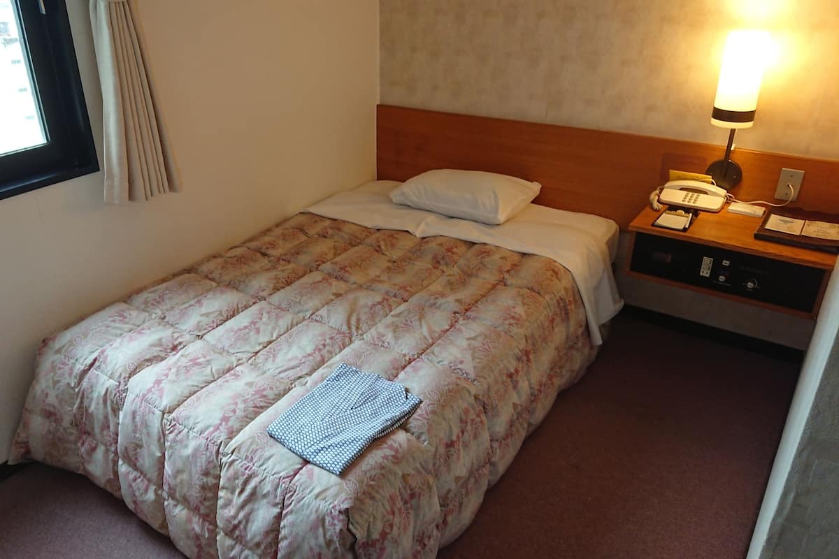 1 bedroom, down duvets, in-room safe, desk