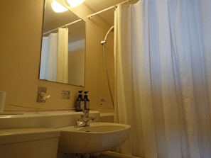 Suite, Non Smoking | Bathroom | Combined shower/bathtub, deep-soaking bathtub, free toiletries - Mihara Kokusai Hotel (Mihara)