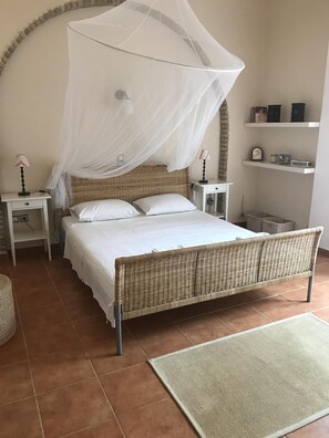 6 chambres, fer et planche à repasser, lit parapluie, Wi-Fi gratuit