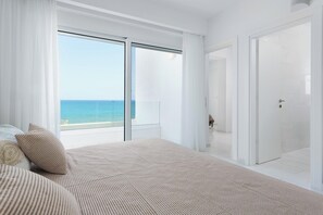 6 bedrooms, iron/ironing board, WiFi, bed sheets - Nada Beachfront Villa (Κολύμπια)