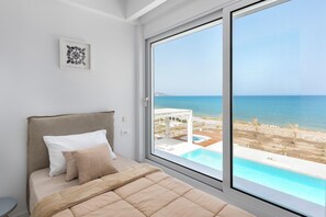 6 bedrooms, iron/ironing board, WiFi, bed sheets