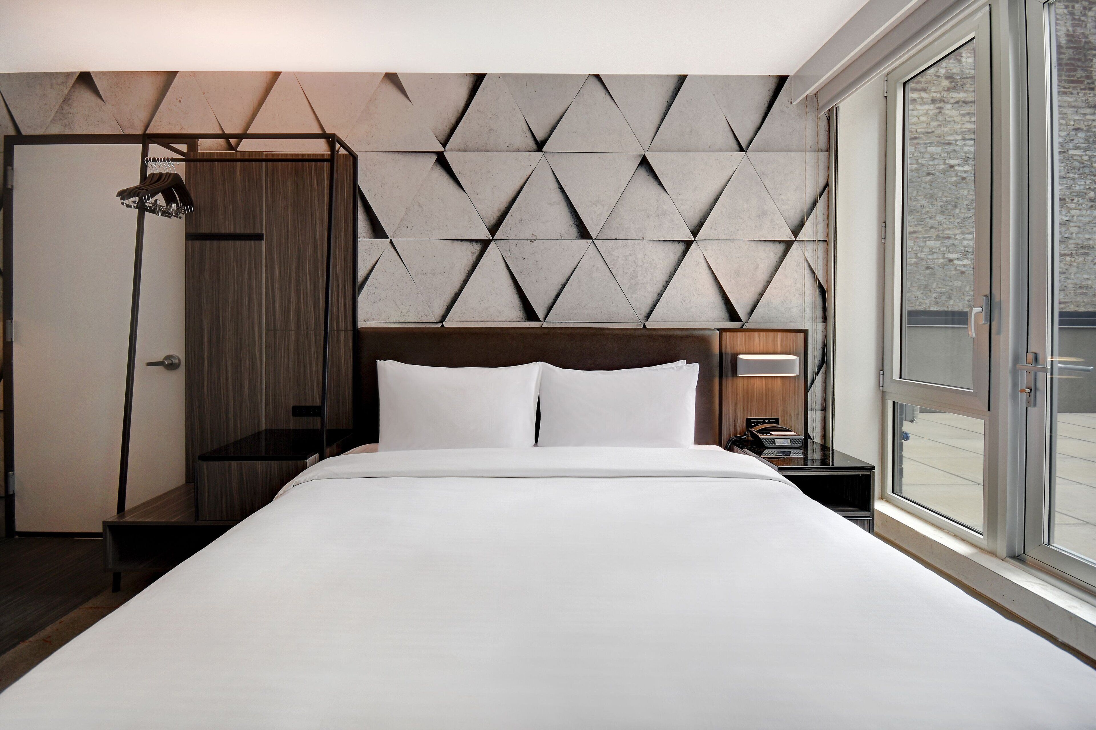 studio, 1 king bed (mobility/hearing access, roll-in shwr) | hypo-allergenic bedding, in-room safe, individually furnished, desk