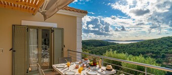 Fredelig villa bygget med privatlivets fred i tankerne