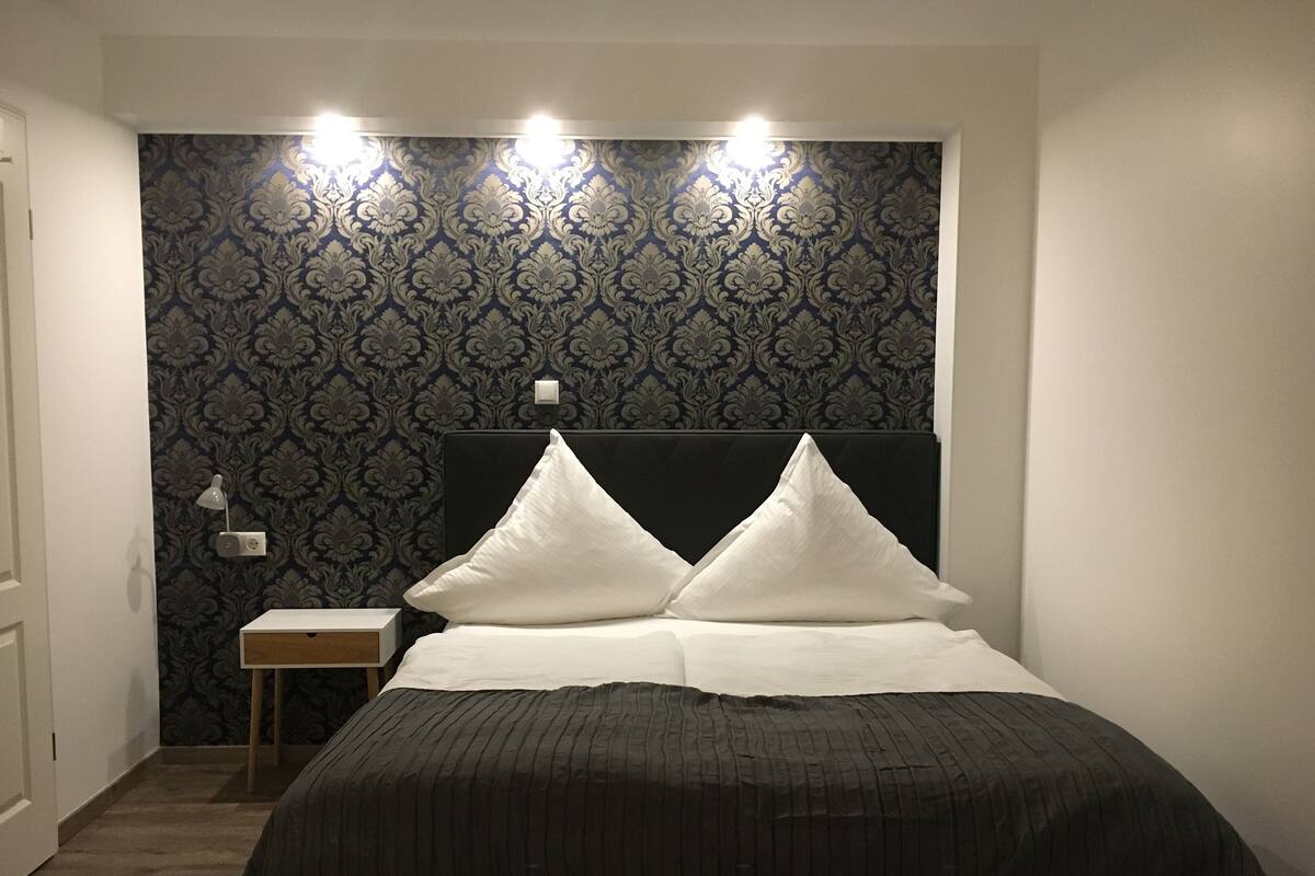 Free WiFi, bed sheets