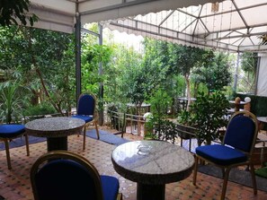 Kontinental frukost varje dag (MAD 35 per person)