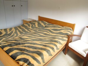 1 bedroom, free WiFi, bed sheets