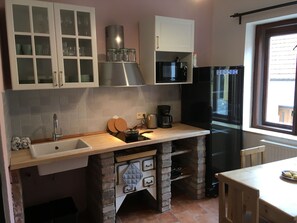 Refrigerador, microondas, horno, placa de cocina