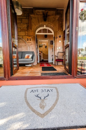 Lobby. Aye Stay