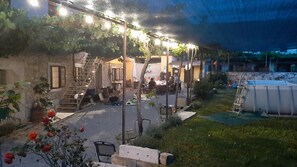 Outdoor dining - Residence Muzica (Komen)