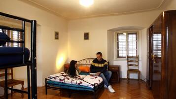 Bügeleisen/Bügelbrett, kostenlose Babybetten, kostenloses WLAN