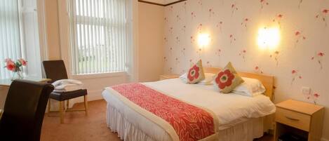 Seafield Suite | Individually decorated, individually furnished, desk, free WiFi