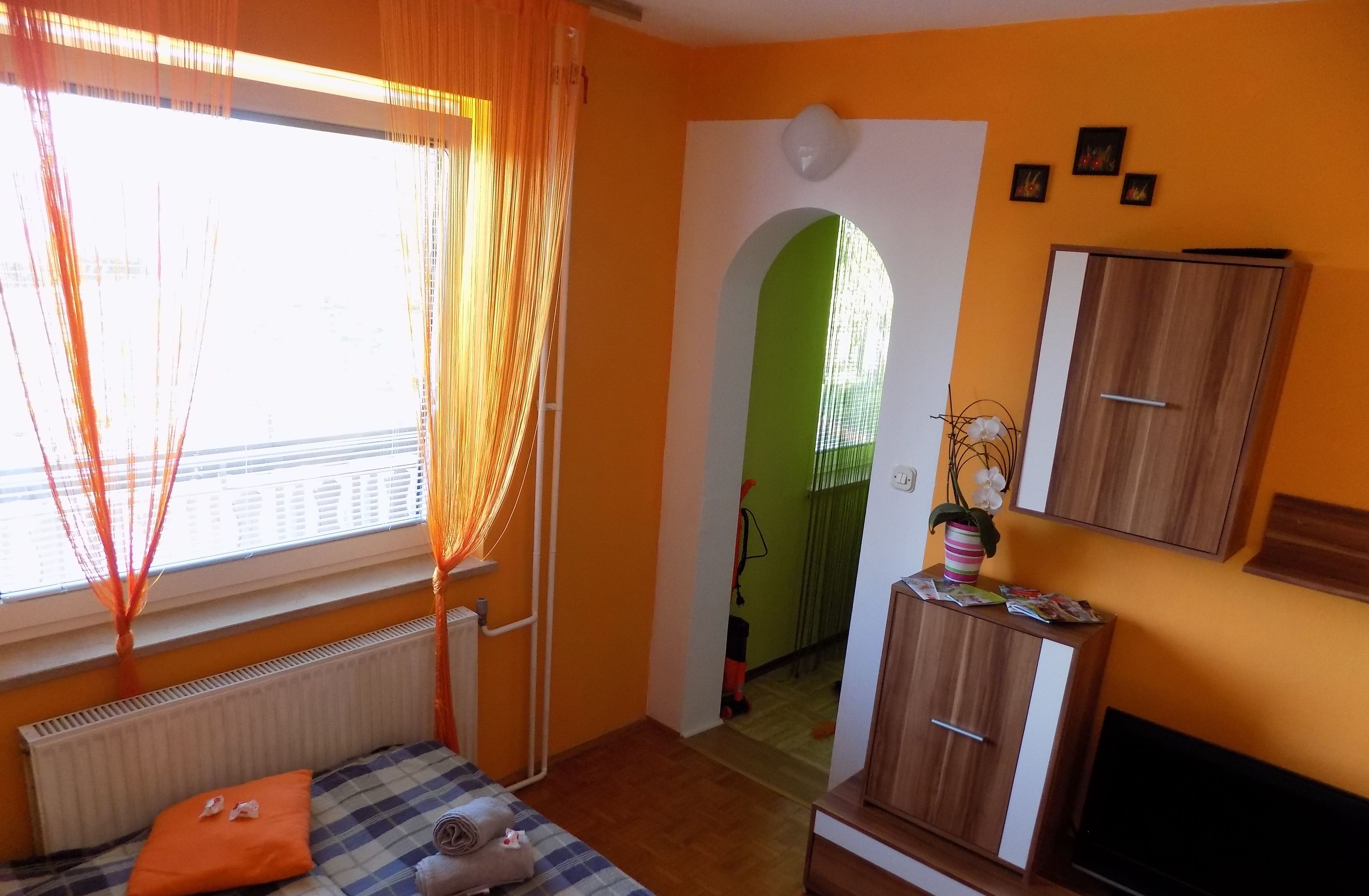 Apartment, 1 Bedroom, Valley View | Laptop workspace, free cots/infant beds, free WiFi, bed sheets