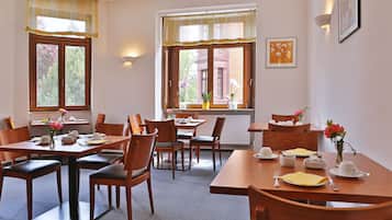 Daily buffet breakfast (EUR 12.90 per person)