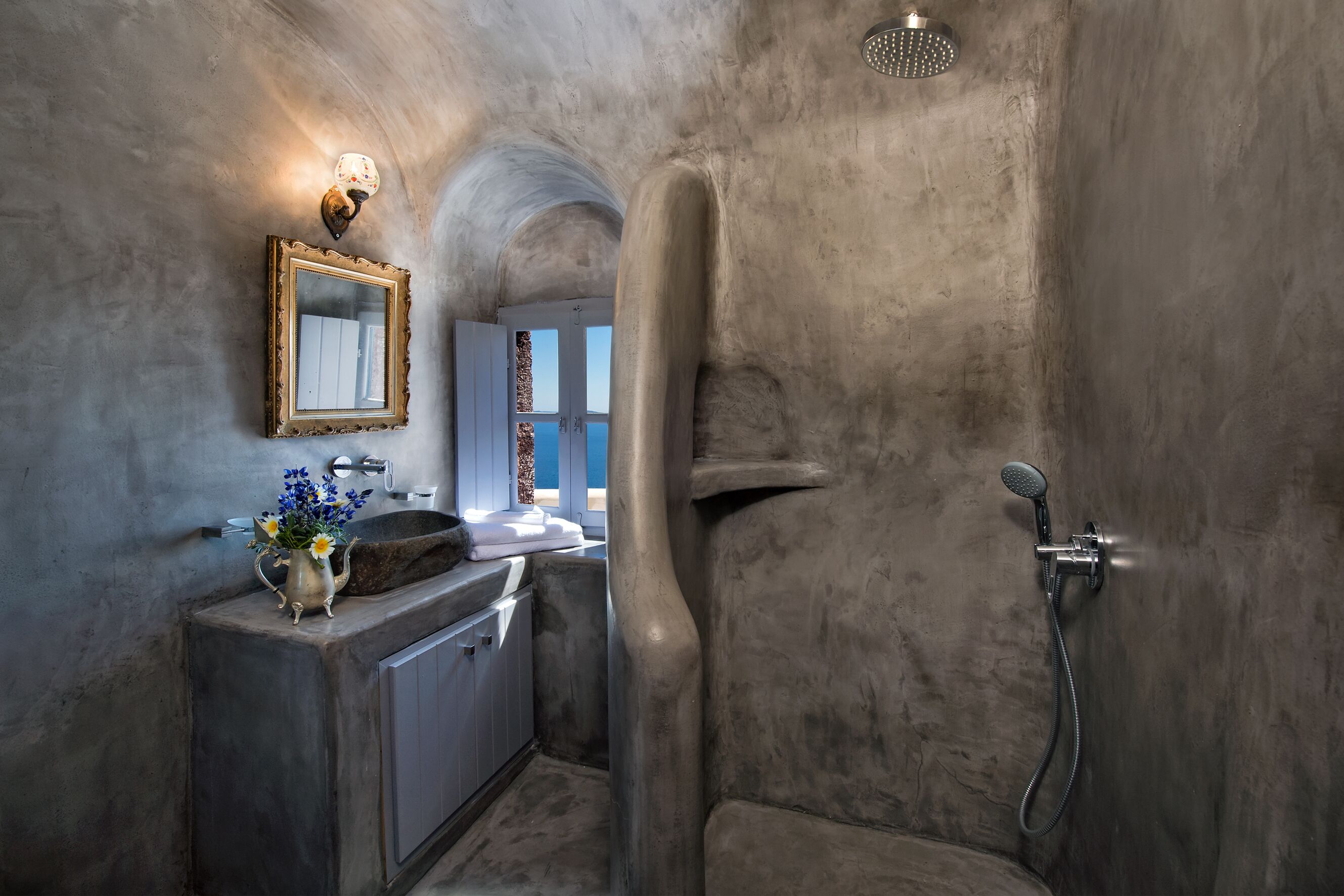 Combined shower/bathtub, hair dryer, towels, soap