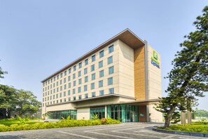 Front of property - Holiday Inn Express Kolkata Airport by IHG (Barakpur)